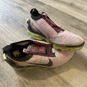 Nike Air Vapormax Flyknit 2020
Multicolor Violet Ash Green
Womens 10 CV8821-501